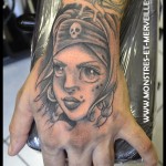 Tatouage de pirate femme