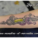 Tatouage flèche steampunk