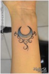 Tatouage de lune bleue