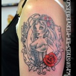 Tatouage de femme pirate