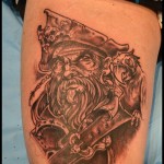 Tatouage pirate et perroquet