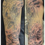 Tatouage faucheuse et roses