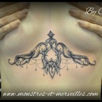 Tatouage underboob baroque